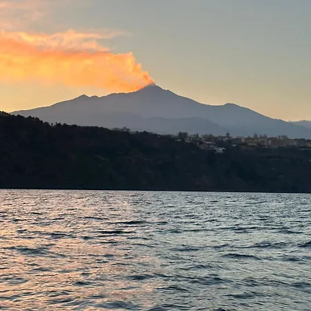 بيت ضيافة Etna Pool Catania-sea View 4*